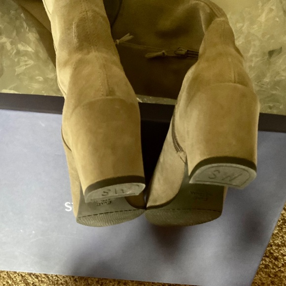 Knee high boots by Stuart Weitzman - Picture 5 of 8